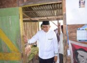 Berkah Ramadhan Bagi Keluarga Turisno, Gubuknya Dibedah Walikota Padang