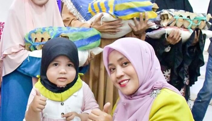 LKKS Agam Keliling 16 Kecamatan Bagikan Paket Ramadhan untuk Warga Kurang Mampu