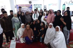 Safari Ramadhan ke Tanjung Barulak, Bupati Eka Putra: Provinsi Anggarkan Rp120 Miliar untuk Perbaiki Jalan