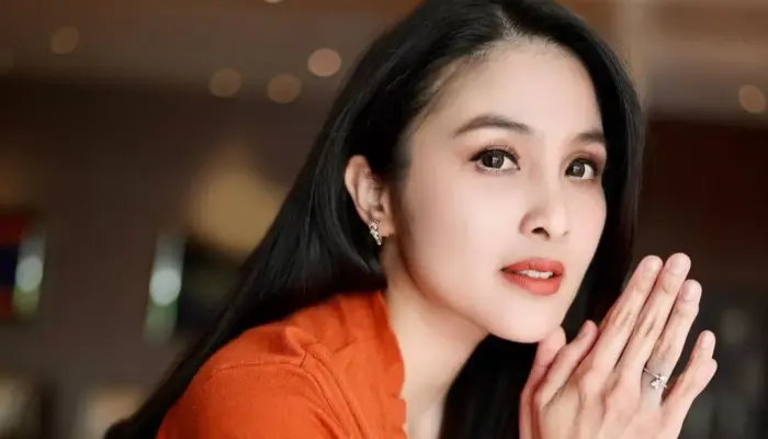 Tak Bisa Mengelak, Dewi Sandra Ikut Terimbas Kasus Korupsi Suami Sandra Dewi