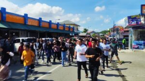 Sirene Peringatan Tsunami Meraung Kencang, Warga Kota Padang Berlarian Menuju Zona Aman