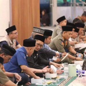 Buka Bersama dengan Satpol PP, Damkar dan BPBD, Walikota Padang Terharu Dedikasi Tinggi Personil Terutama saat Bencana