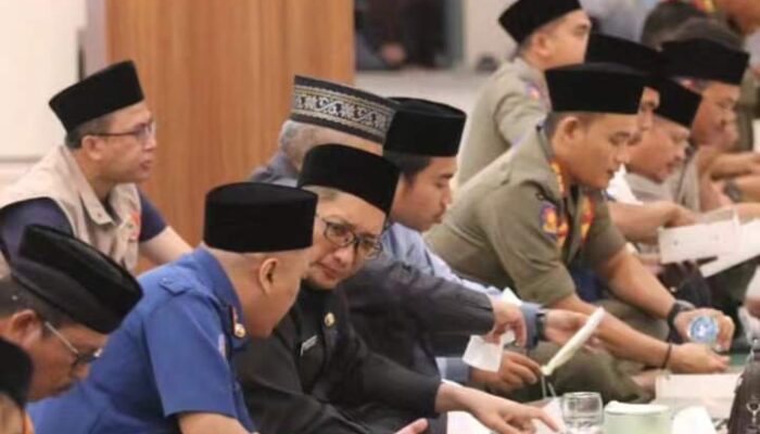 Buka Bersama dengan Satpol PP, Damkar dan BPBD, Walikota Padang Terharu Dedikasi Tinggi Personil Terutama saat Bencana