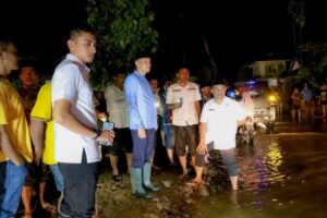Rombongan Safari Ramadhan Bupati Pasaman Terkurung Banjir, Jalan Lintas Tigo Nagari – Bonjol Tertimbun Longsor