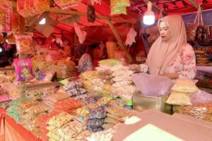 Rindu Kue Lebaran Masa Kecil? Yuk, Kunjungi Lapak Kue Tradisional di Pasar Pusat Padang Panjang