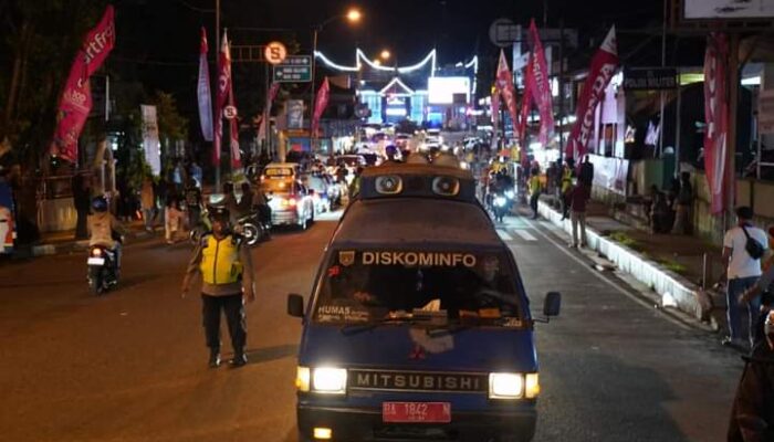 Takbiran Idul Fitri Menggema di Padang Panjang, Warga Kota Tumpah Ruah di Jalanan