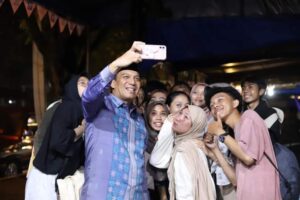 Usai Takbiran, Pj. Walikota Sonny Budaya Putra dan Jajaran Mampir di Pasar Kuliner Padang Panjang