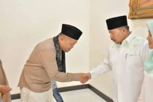 Usai Shalat Ied, Bupati Agam Langsung Open House dengan Warga dan Kerabat