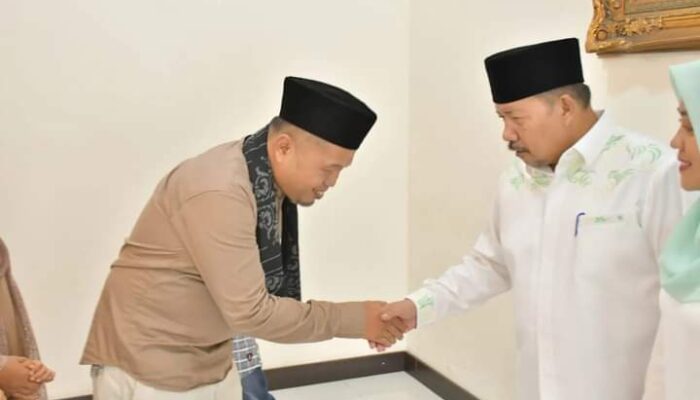 Usai Shalat Ied, Bupati Agam Langsung Open House dengan Warga dan Kerabat