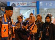 Dilepas Ketua DPRD, BSM Padang Panjang Berangkatkan 166 Jemaah Umrah ke Tanah Suci