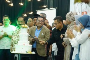 Bupati Eka Putra: Peran Alumni Tak Hanya Bantu Sekolah, Namun Juga Pembangunan Daerah