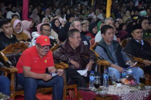 Karni Ilyas Lebaran di Kampung, Hibur Masyarakat Nagari Balingka dengan Permainan KIM