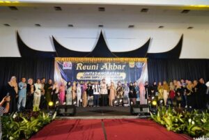 Dorong Perantau Pulang, Bupati Tanah Datar Apresiasi Kegiatan Reuni Sekolah di Momen Lebaran