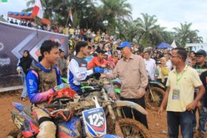 Piala Bupati I Motocross & Grasstrack RRT Air Haji Pasaman Barat Berakhir, Berikut Daftar Para Juara