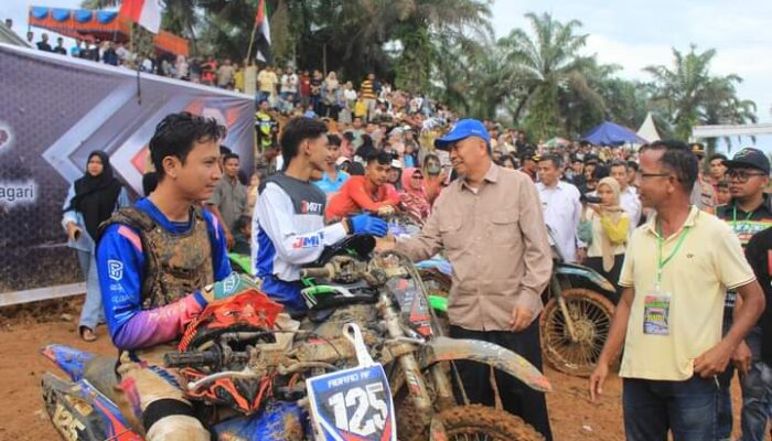 Piala Bupati I Motocross & Grasstrack RRT Air Haji Pasaman Barat Berakhir, Berikut Daftar Para Juara
