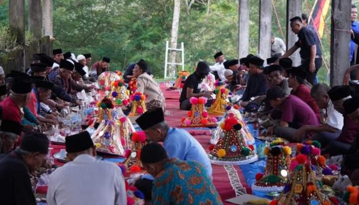 Ratik Tagak, Tradisi Masyarakat Pariangan Tanah Datar Peringati Hari Raya Anam