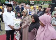 1.730 Keluarga Penerima Manfaat di Nagari Lubuk Gadang Solok Selatan Terima Bantuan Beras Pemerintah