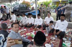 Makan Durian Basamo di Puncak Festival Durian Solok Selatan, 2.500 Buah Dikupas Bersama