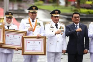 Bupati Sutan Riska Raih Penghargaan Penyelenggaraan Pemerintahan Daerah Terbaik