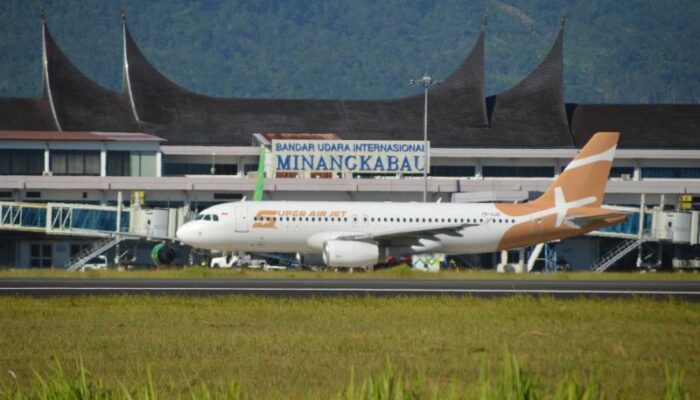 INFO MUDIK: BIM Capai 90 Penerbangan Per Hari, Pemprov Sumbar Waspadai Erupsi Gunung Marapi