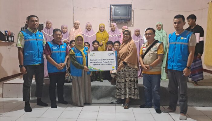 YBM PLN UP3 Padang Santuni Anak Panti Asuhan Koto XI Tarusan Korban Banjir Pesisir Selatan