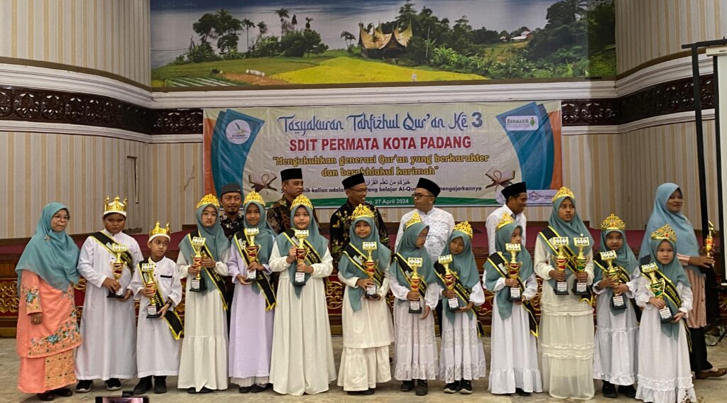 Gelar Wisuda Tahfiz, SDIT Permata Padang Kembali Ciptakan Generasi Qur’ani