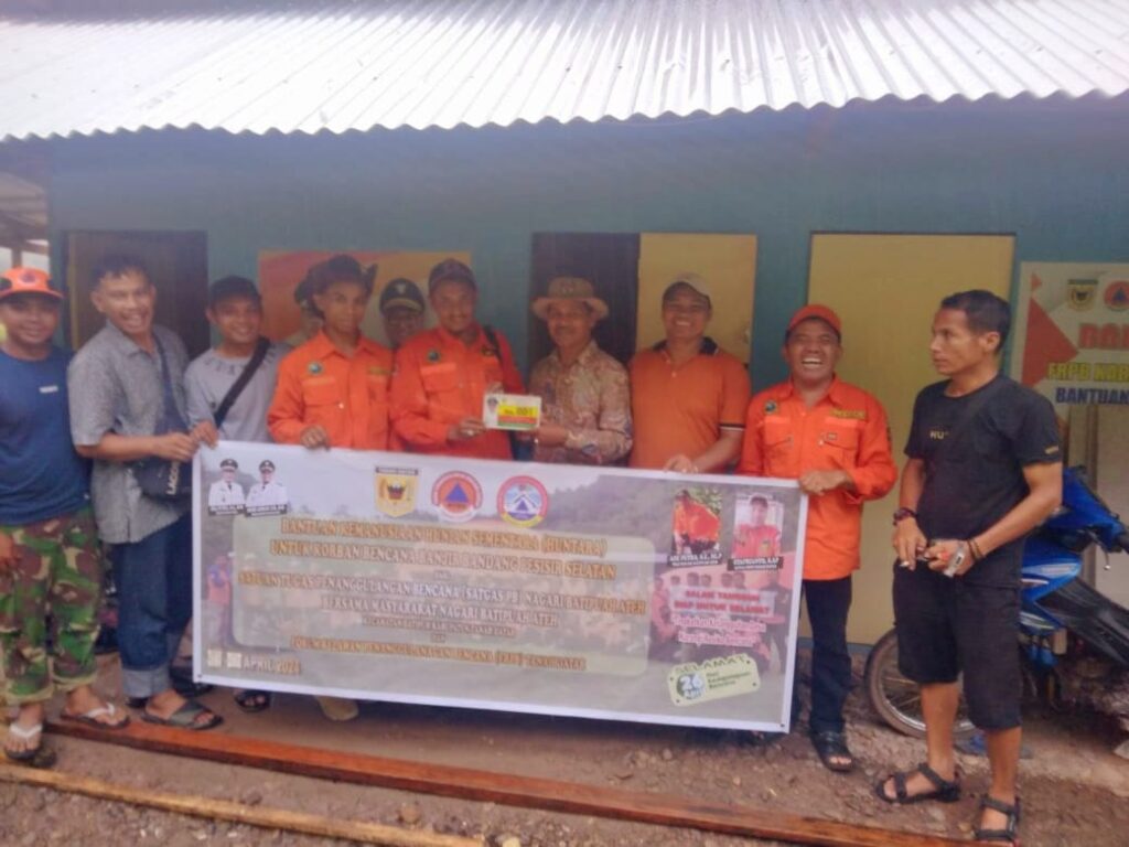 Nagari Batipuah Ateh Tanah Datar Salurkan Bantuan untuk Korban Banjir Pesisir Selatan