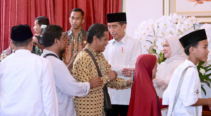 Silaturahmi, Momen Kebersamaan Presiden Jokowi dan Masyarakat Merayakan Idul Fitri 1445 H