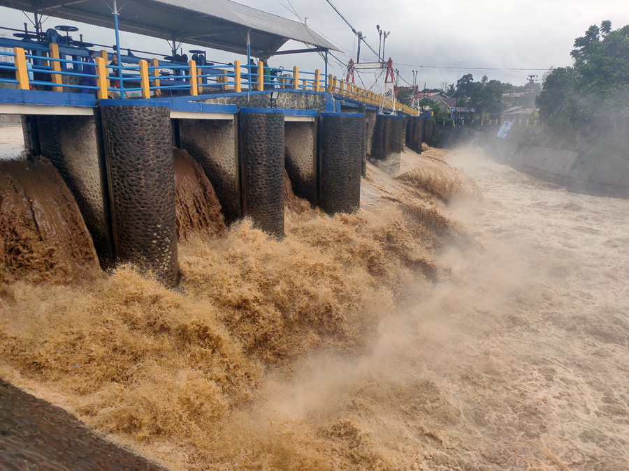 INFO BMKG: Gelombang Rossby Equatorial Picu Cuaca Ekstrem, 18 Kabupaten/kota di Sumbar Rawan Banjir dan Longsor