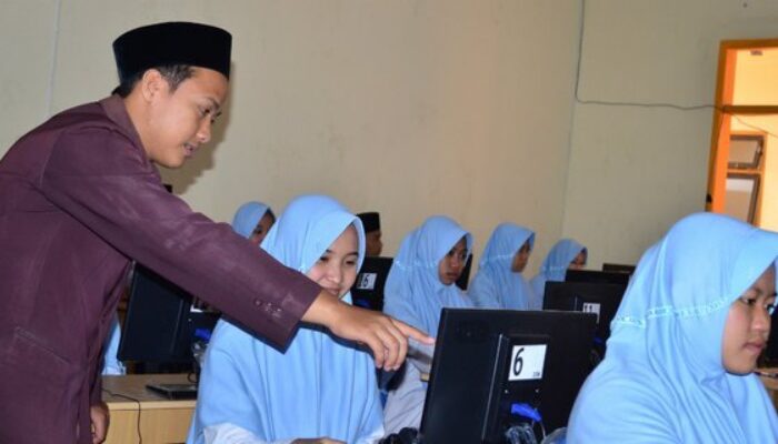 Siap-siap! Mulai 2025, Guru Madrasah Harus Cakap Digital