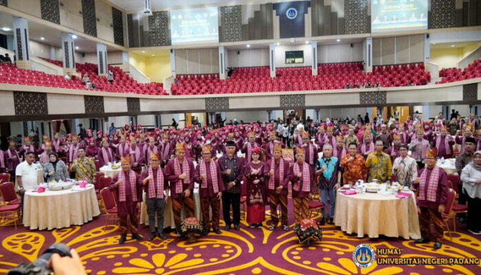 Hadiri Pertemuan MRPTNI di UNP, Para Rektor se-Indonesia Galang Dana dan Doa Bersama “Pray For Sumatera Barat”