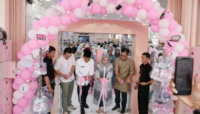 Miss Glam Kini Hadir di Kota Solok