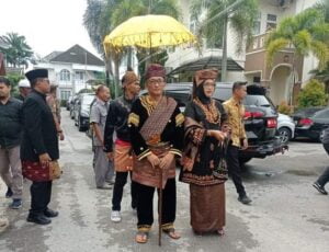 Jadi Penghulu Kaum Chaniago, Ini Amanah Ketua LKAAM Sumbar kepada Hendri Septa Datuak Alam Batuah