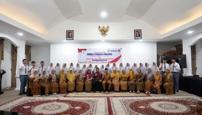 41 Siswa SMA Negeri 3 Padang Panjang Ikuti Program Pertukaran Pelajar di Malaysia