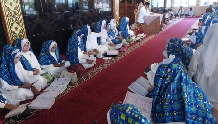 Usia Bukan Kendala, 60 Lansia di Padang Khatam Al Quran