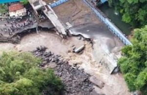 Cafe XAKAPA Lembah Anai dan Pemandian Mega Mendung Disapu Galodo, Masjid Hidayatullah Selamat!