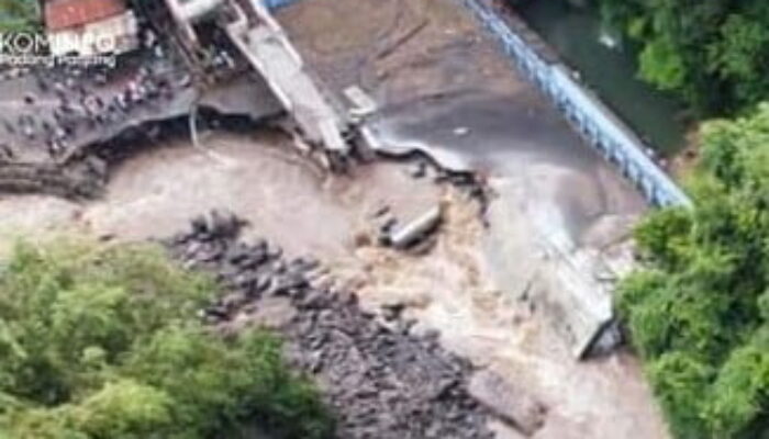 Cafe XAKAPA Lembah Anai dan Pemandian Mega Mendung Disapu Galodo, Masjid Hidayatullah Selamat!