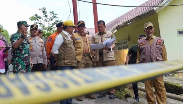 Tinjau Jalan Longsor di Lubuk Mata Kucing, Pemko Padang Panjang Ajukan Perbaikan ke BNPB