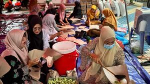 2.039 Korban di Pengungsian, Warga Tanah Datar Bahu-membahu Salurkan Makanan dan Bantuan Logistik