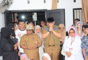 Korban Longsor Sitinjau Lauik Jadi 2 Orang, Plh Walikota Lepas Jenazah ke Pemakaman