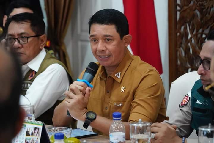 Kepala BNPB Apresiasi Gerak Cepat TNI/Polri, BUMN, Pemda dan Relawan Bantu Korban Galodo Sumatera Barat