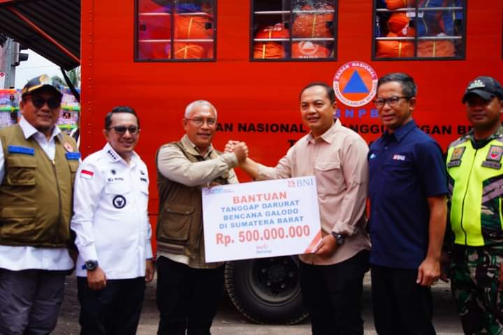 BNI Kucurkan Bantuan Setengah Miliar Rupiah untuk Korban Galodo Sumatera Barat