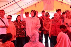 Galodo Masih Berpotensi, Mensos Pindahkan Pengungsi Parambahan ke SMPN 4 Batusangkar