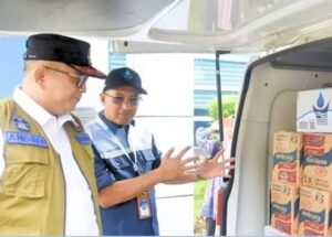 Kirim Sembako dan Air Minum, Perumda AM Kota Padang Bantu Korban Galodo Agam-Tanah Datar