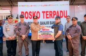 Pemkab dan Forkopimda Pasaman Serahkan Bantuan Bencana Galodo Agam-Tanah Datar