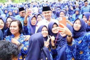 486 Pegawai PPPK Berbagi Kebahagiaan dengan Bupati Dharmasraya Sutan Riska Usai Resmi Dilantik