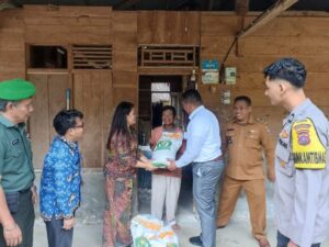 Diserahkan Simbolis di Desa Sido Makmur, 10.013 KPM Mentawai Terima Bantuan Beras Pemerintah 
