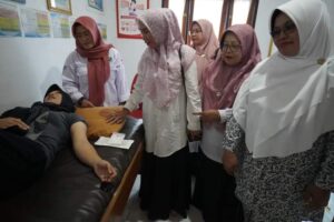 Para Bidan di Padang Panjang Beri Pelayanan KB Gratis di Ulang Tahun IBI ke-73