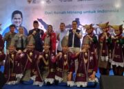 Relawan Bakti BUMN Ajarkan Warga Padang Manfaatkan Sampah Jadi Berkah