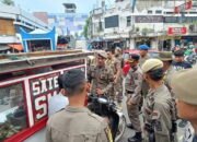 Membandel Ditertibkan, Satpol PP Angkat Gerobak PKL di Pasar Raya Padang